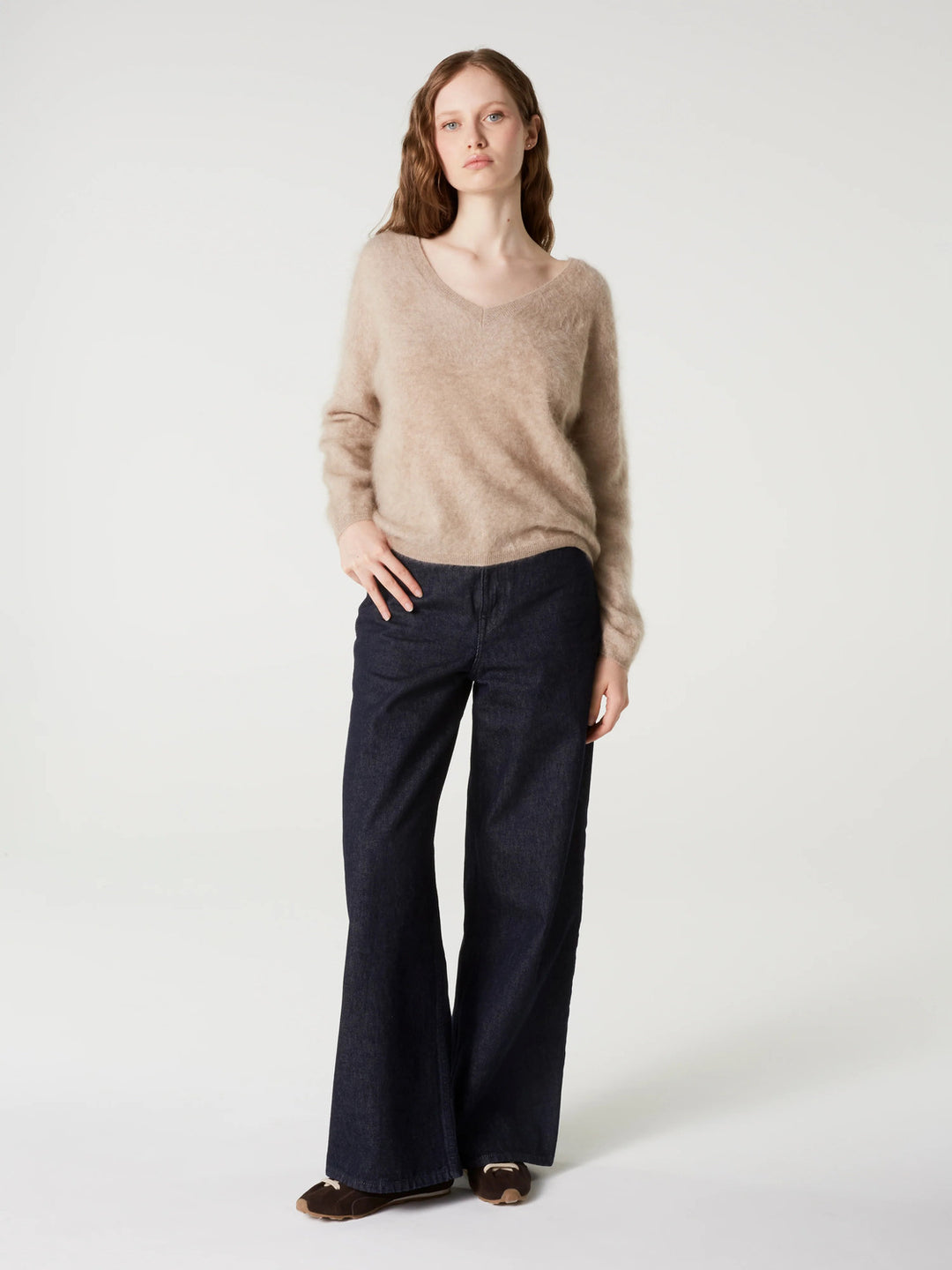Absolut Cashmere Soeli V-hals Trui – Beige-100% cashmere-DAMES TRUIEN & VESTEN-Beige