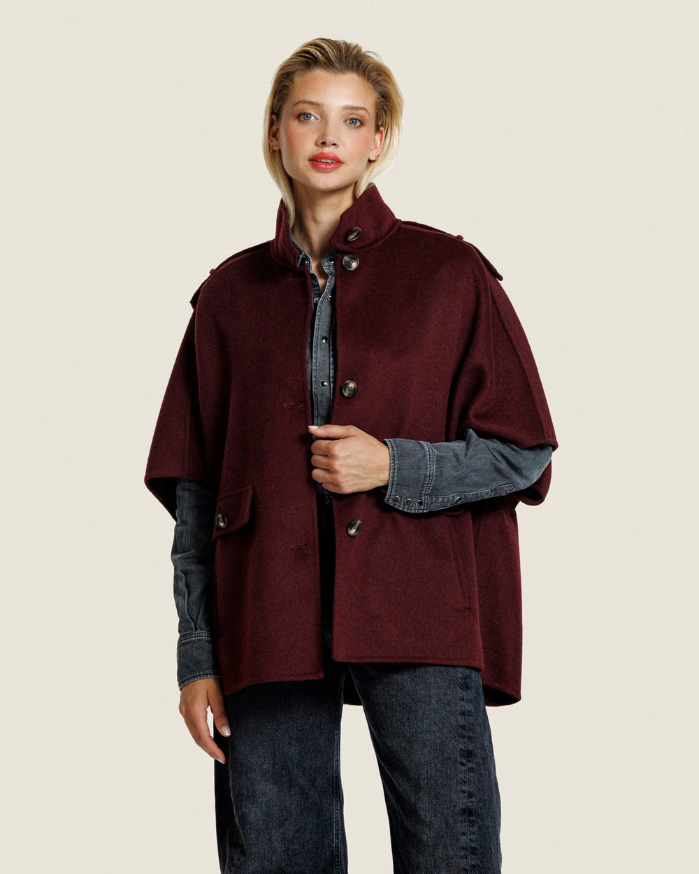 Alter Ego Frenkie Wollen Cape Jas – Bordeaux-50% wol, 50% polyester-DAMES JASSEN & JACKS-Rood