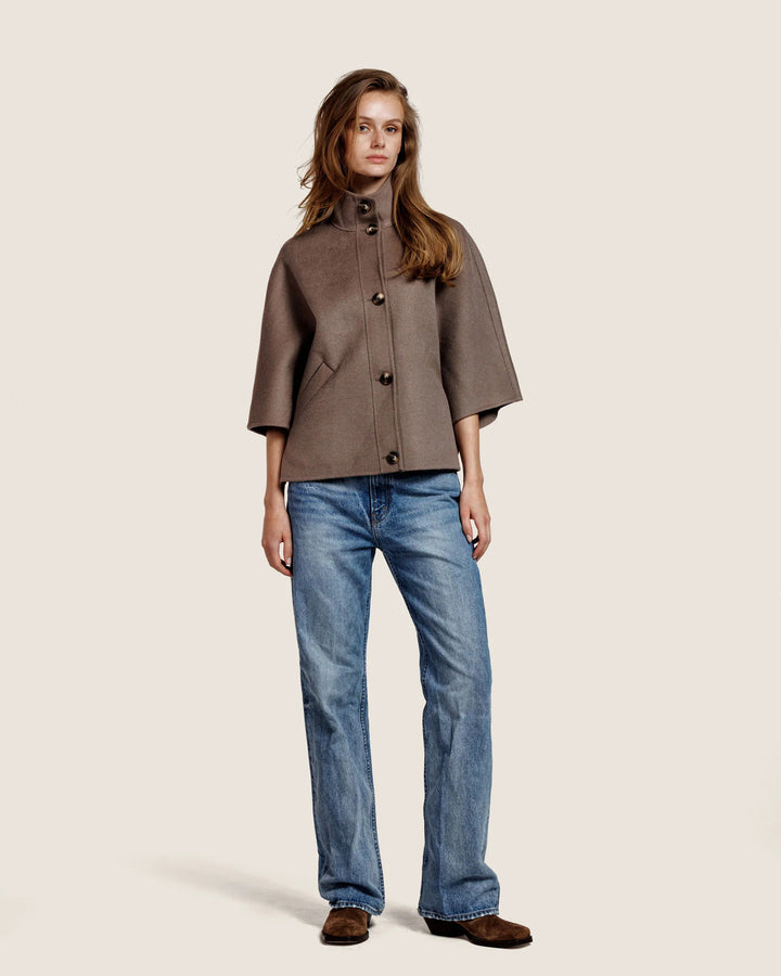 Alter Ego Liv Wollen Jack – Bruin-50% wol, 50% polyester-DAMES JASSEN & JACKS-Bruin