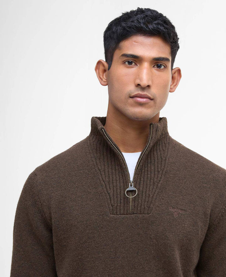 Barbour Essential Lambswool Half Zip – Bruin-100% wol-HEREN TRUIEN & VESTEN-Bruin