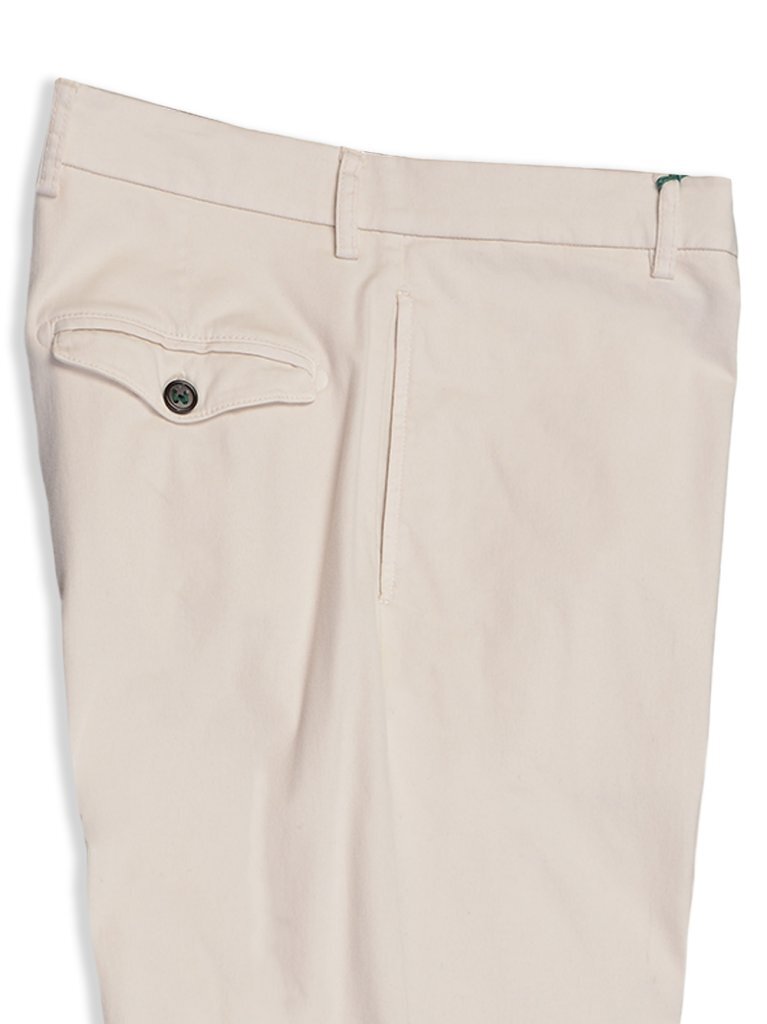 Berwich Morello Elax Chino – Room (Latte)-61% katoen, 34% lyocell, 5% elasthaan-HEREN BROEKEN-Room