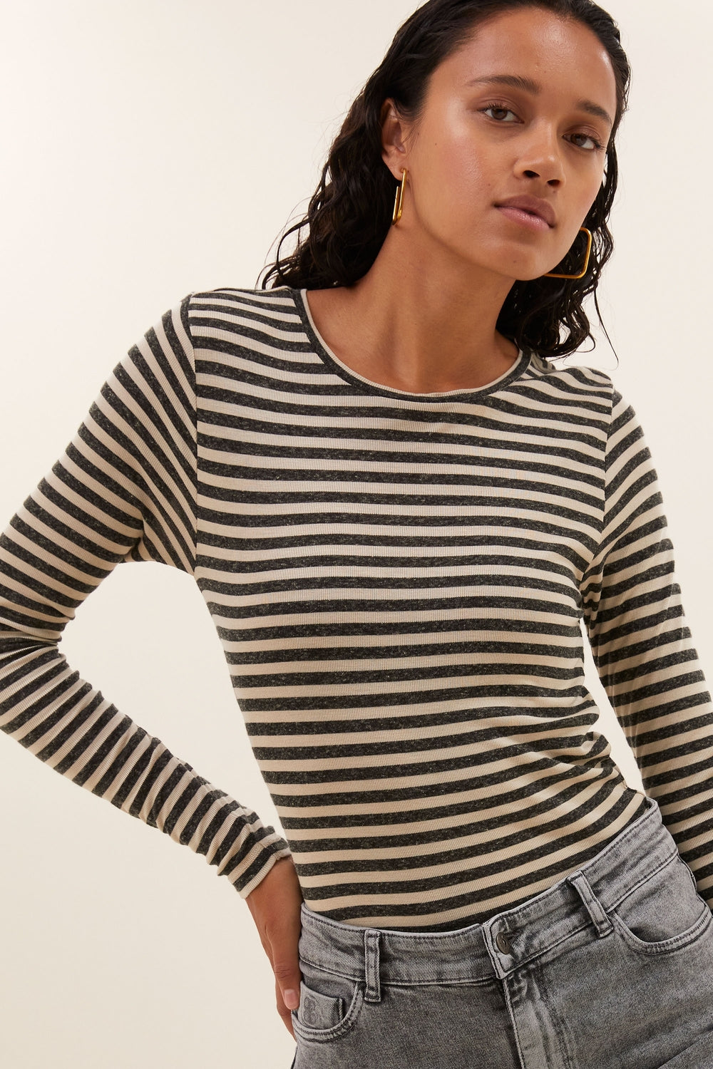 by-bar Basic Gestreepte Top – Beige-50% viscose, 35% polyester, 15% linnen-DAMES TOPS & BLOUSES-Beige