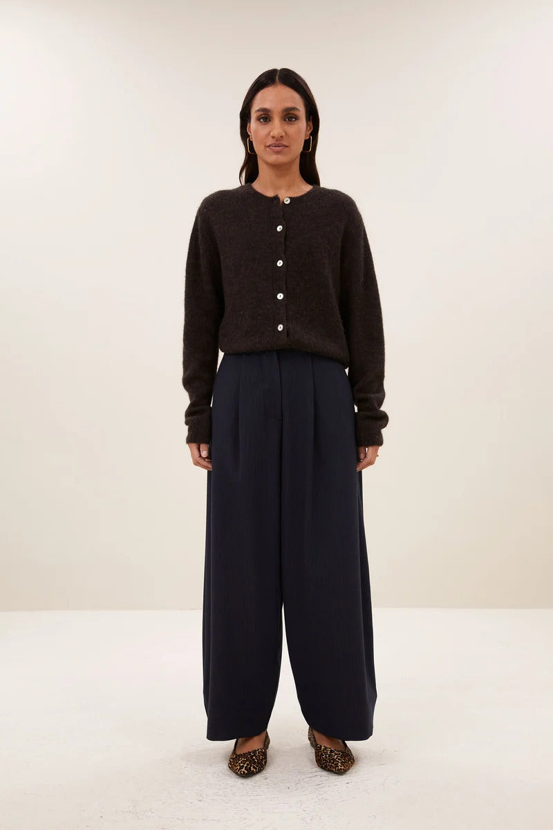 by-bar Cleo Cardigan – Bruin-50% alpaca, 28% polyamide, 22% lamswol-DAMES TRUIEN & VESTEN-Bruin