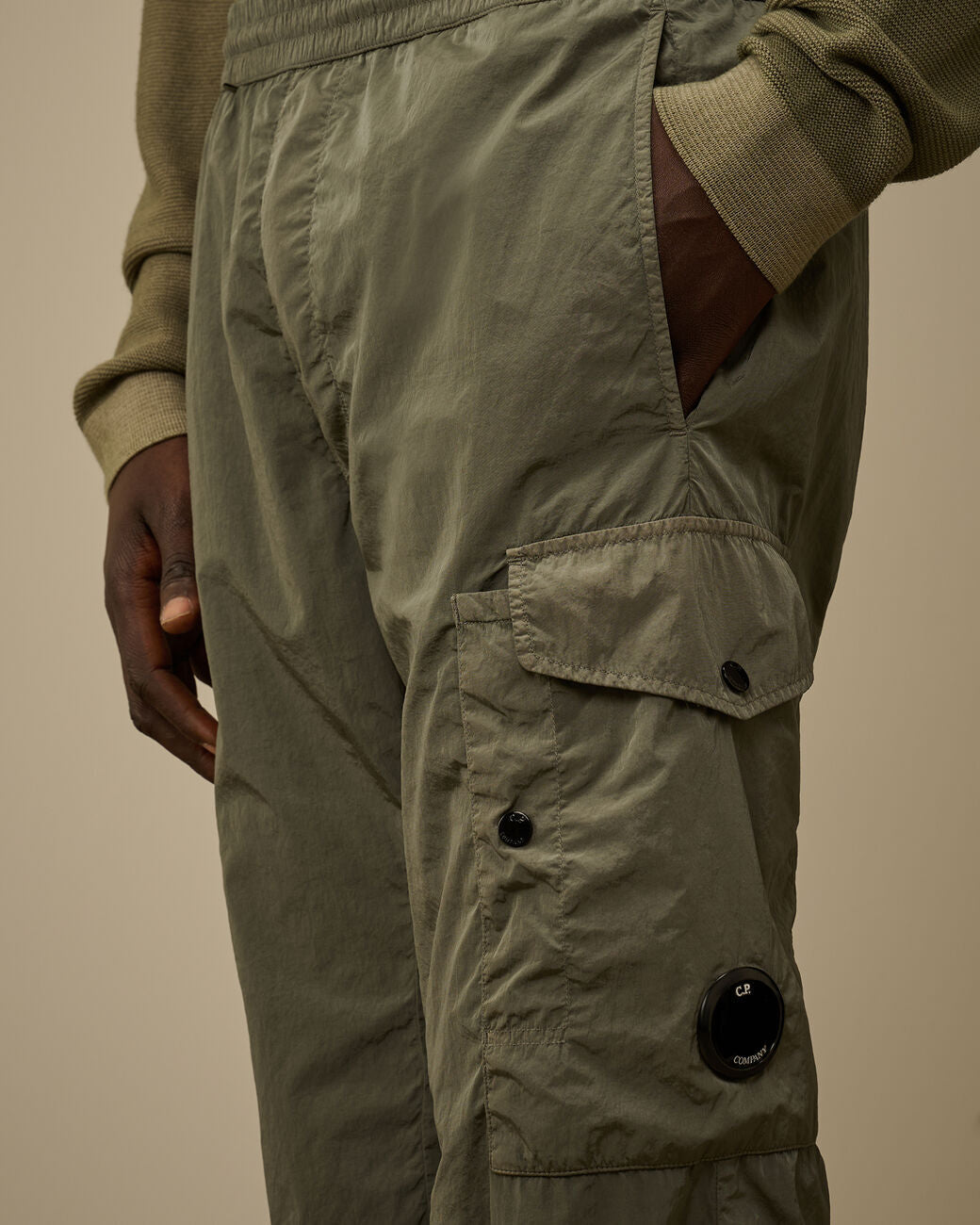 C.P. Company Chrome‑R Lens Cargo Pants – Grijs-100% polyamide-HEREN BROEKEN-Grijs