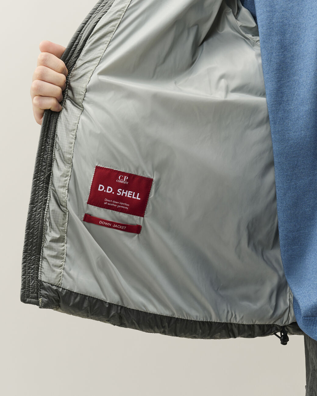 C.P. Company D.D. Shell Donsjack – Grijs-100% polyamide<br />Vulling: 95% eenden dons, 5% veren-HEREN JASSEN & JACKS-Grij