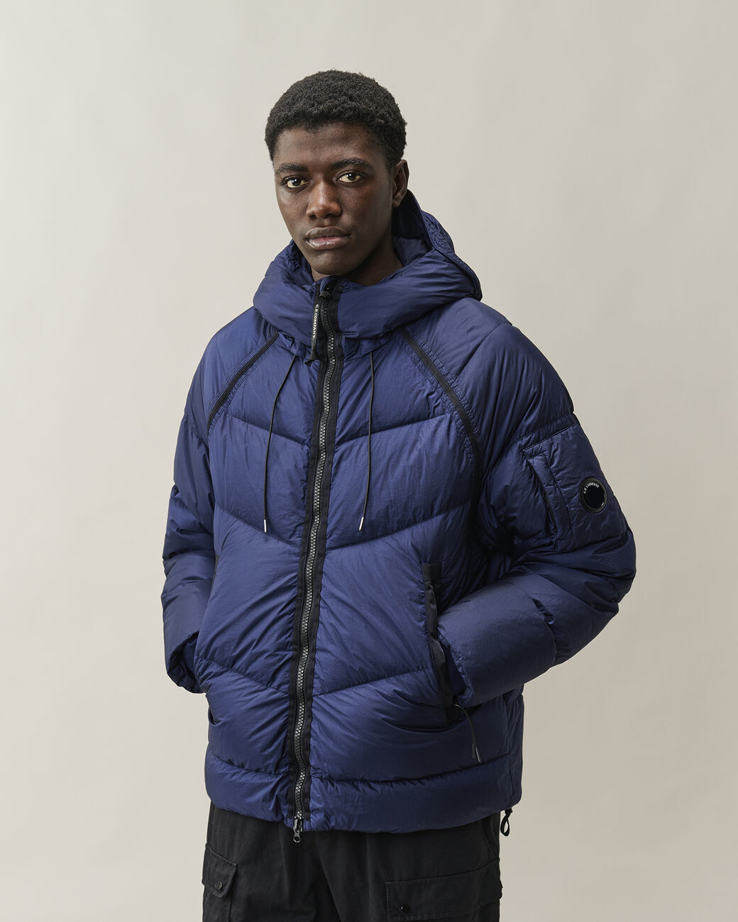C.P. Company Down Shield Hooded Jacket – Blauw-100% polyamide<br />Vulling: 95% eenden dons, 5% veren-HEREN JASSEN & JACK
