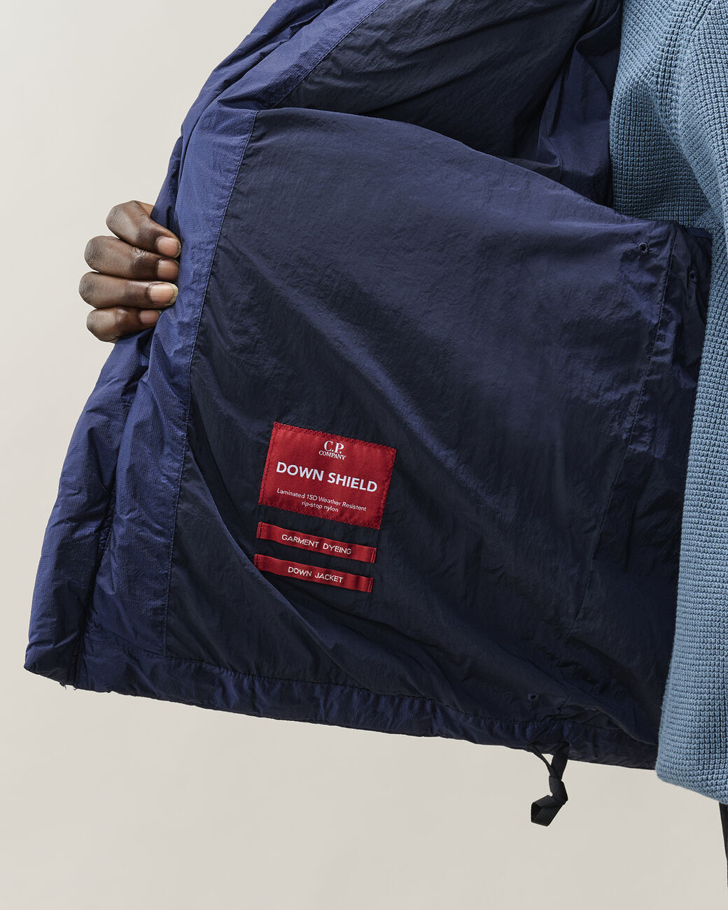 C.P. Company Down Shield Hooded Jacket – Blauw-100% polyamide<br />Vulling: 95% eenden dons, 5% veren-HEREN JASSEN & JACK
