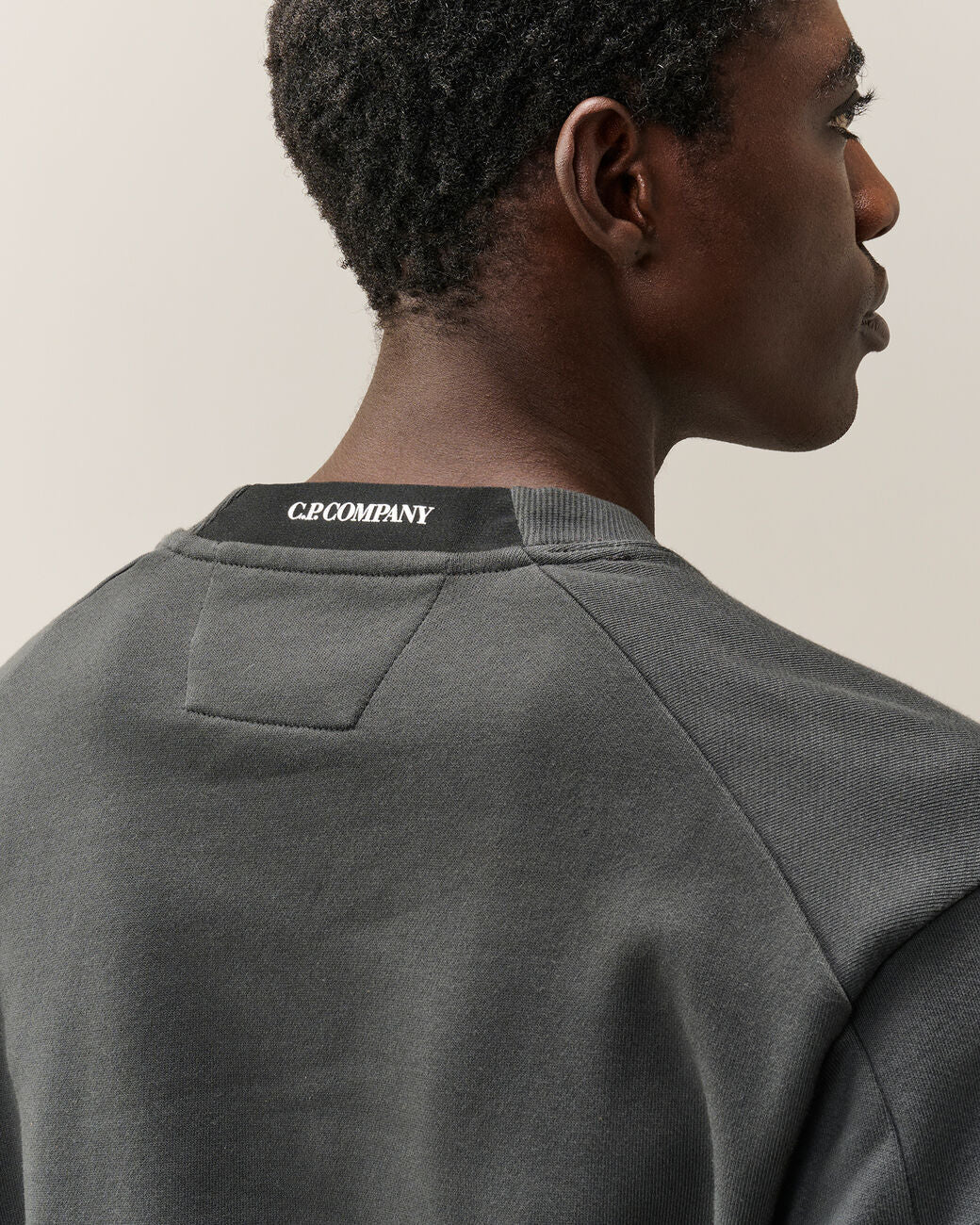 C.P. Company Fleece Crewneck – Antraciet-100% katoen-HEREN TRUIEN & VESTEN-Antraciet