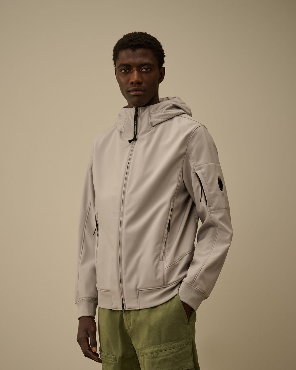 C.P. Company Shell‑R Hooded Jacket – Grijs-94% polyester, 6% elastaan-HEREN JASSEN & JACKS-Grijs