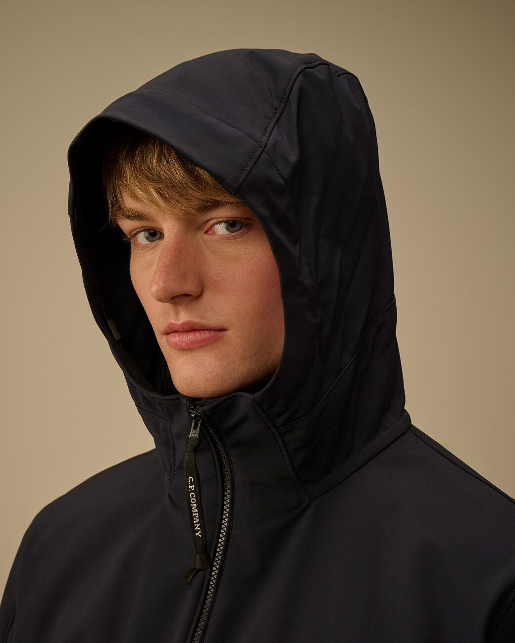 C.P. Company Shell-R Hooded Lens Jacket – Blauw-92% polyester, 8% elastaan-HEREN JASSEN & JACKS-Blauw