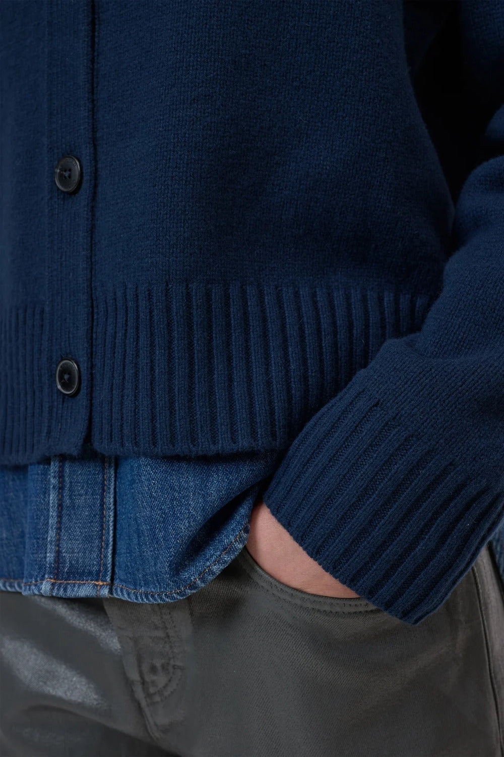 Closed Gebreid Vest – Blauw-100% wol-DAMES TRUIEN & VESTEN-Blauw