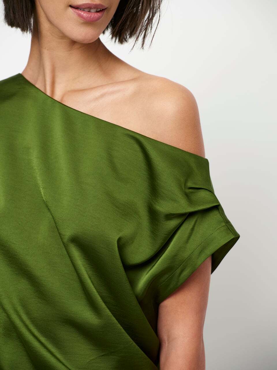 Dante 6 Epic off-shoulder satijnen maxjurk – Groen-100% polyester-DAMES JURKEN-Groen