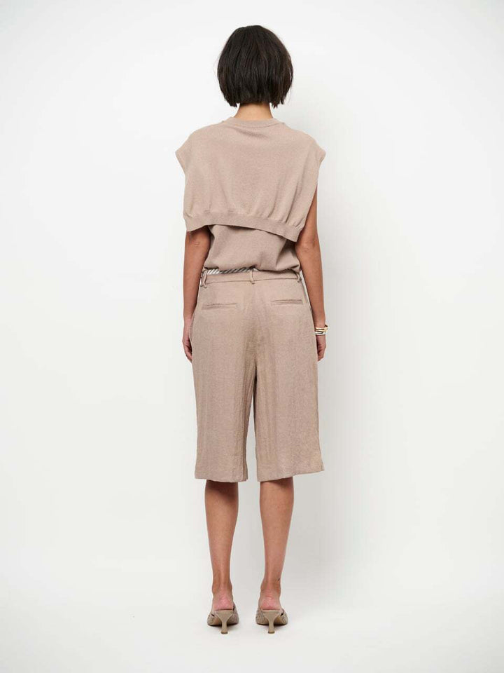 Dante 6 Fraya Mouwloze trui – Bruin-50% wol, 50% katoen-DAMES TRUIEN & VESTEN-Bruin