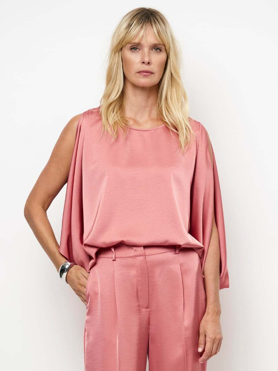 Dante 6 Risette vloeiende satijnen cape-top – Roze-100% polyester-DAMES TOPS & BLOUSES-Roze