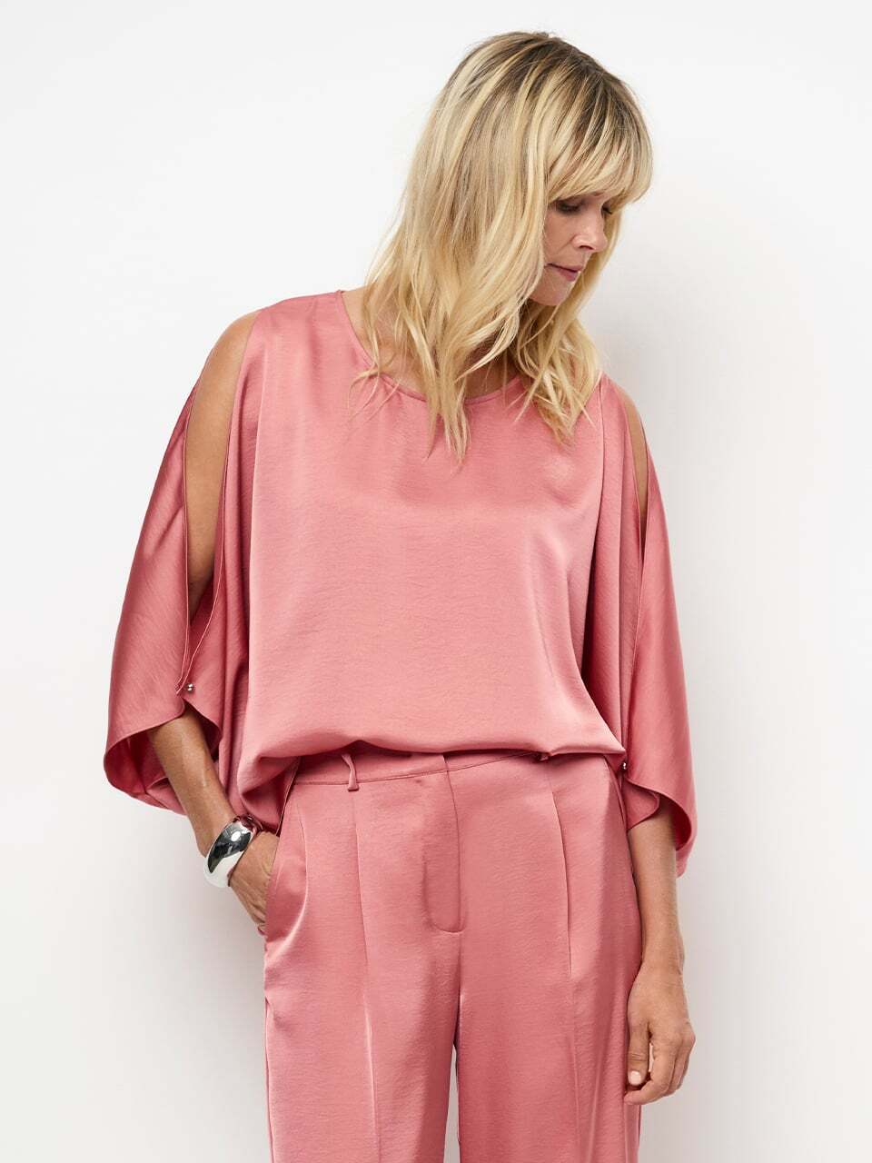 Dante 6 Risette vloeiende satijnen cape-top – Roze-100% polyester-DAMES TOPS & BLOUSES-Roze