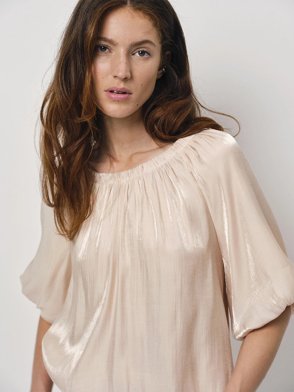 Dante 6 SIMO top met strik-80% viskose, 20% polyamide-DAMES TOPS & BLOUSES-Beige