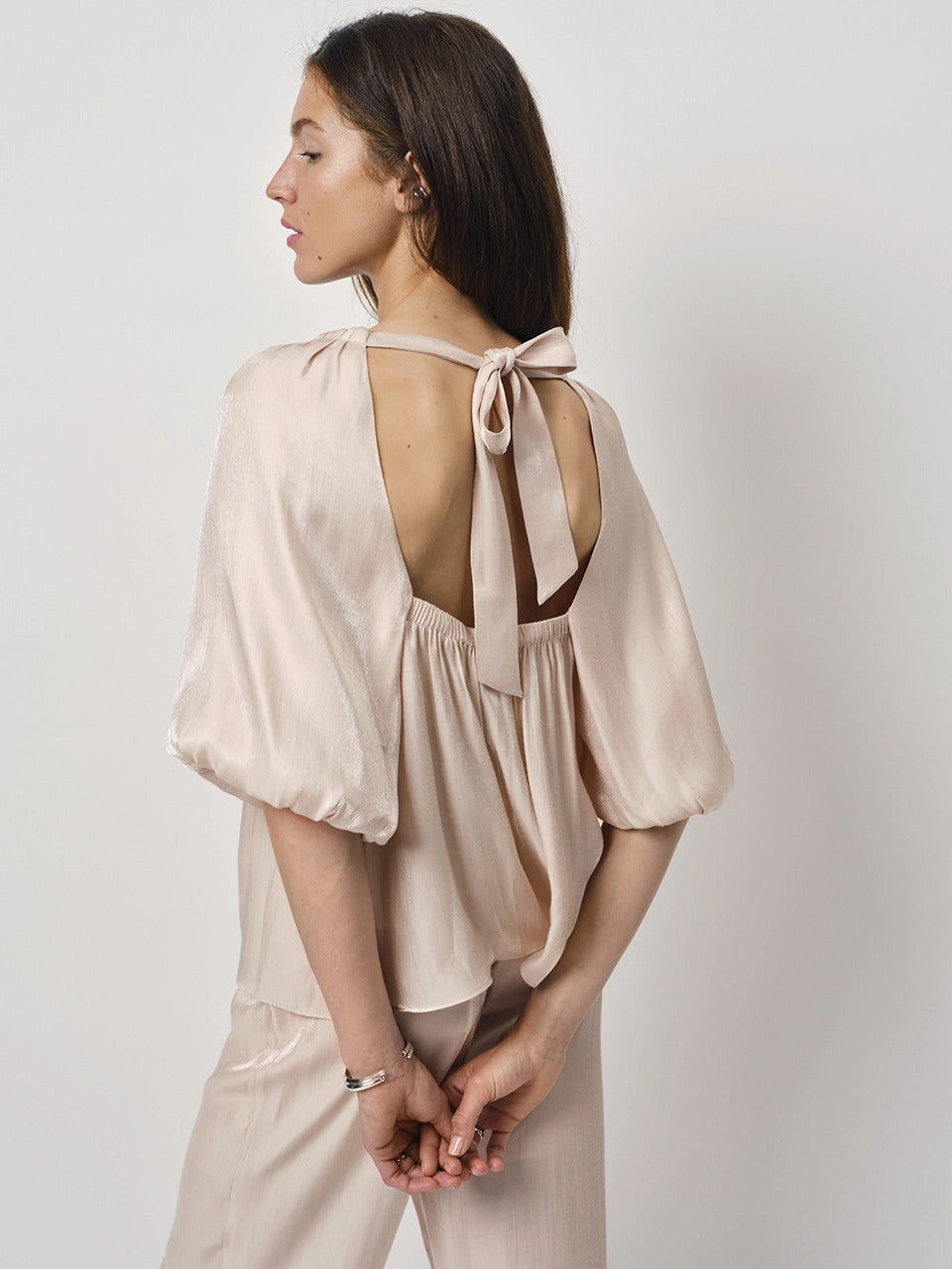 Dante 6 SIMO top met strik-80% viskose, 20% polyamide-DAMES TOPS & BLOUSES-Beige