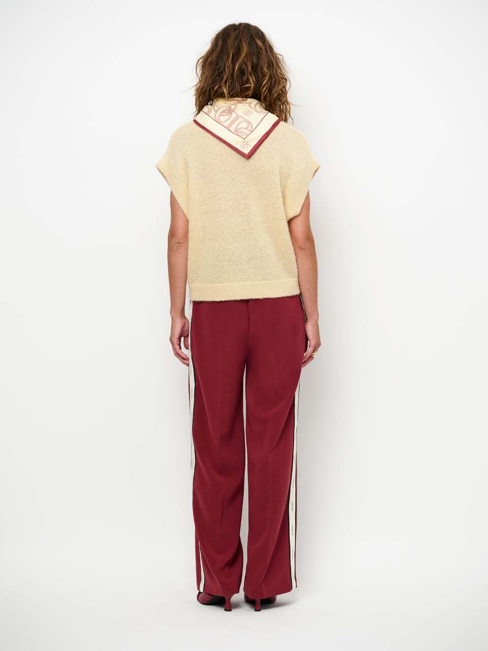 Dante 6 Zyra V-hals vest met korte mouwen – Geel-41% alpaca wol, 37% polyamide, 22% merino wol-DAMES TRUIEN & VESTEN-Geel
