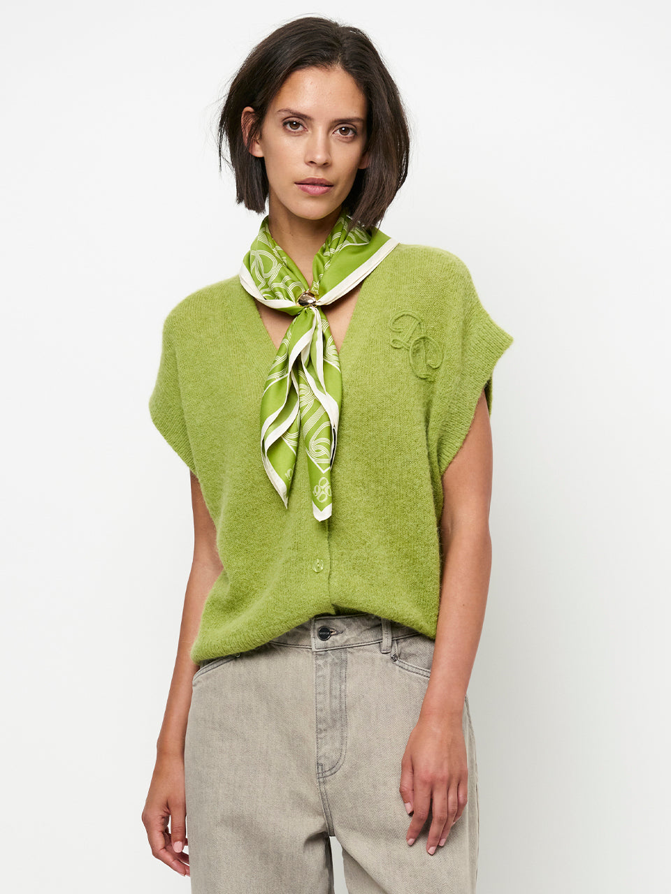 Dante 6 Zyra V-hals vest met korte mouwen – Groen-41% alpaca wol, 37% polyamide, 22% merino wol-DAMES TRUIEN & VESTEN-Gro