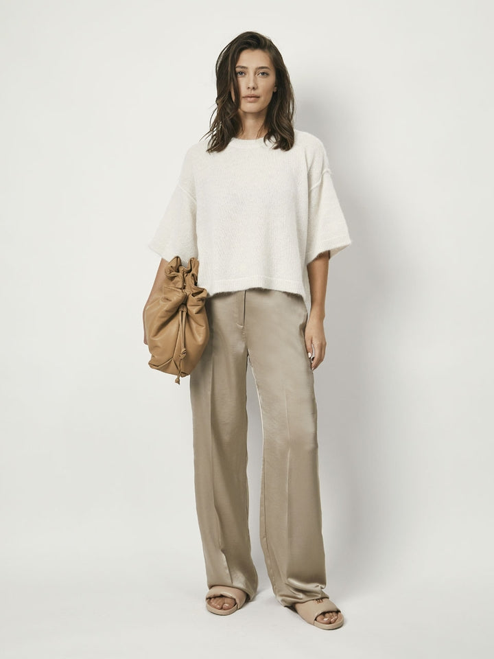 Dante6-Hiaru boxy alpaca mix trui-41% alpaca, 22% wol, 37% polyamide-DAMES TRUIEN & VESTEN-Room