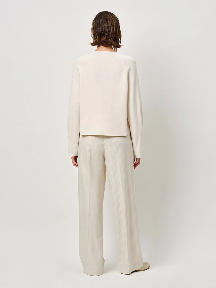 Dante6-Resly cut out bow sweater -52% Ecovero by Lenzing viscose, 28% polyamide, 20% polyester<br />-DAMES TRUIEN & VESTEN-Room