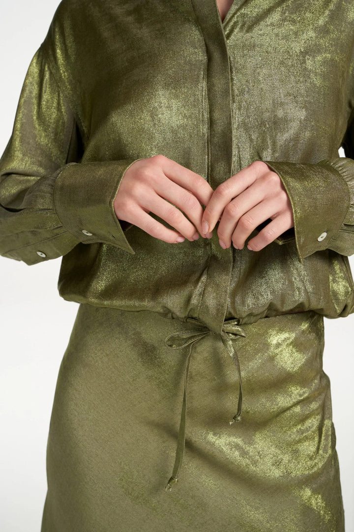 Femmes du Sud Marthe Shimmer Army blouse-Kwaliteit: 60% polyester | 40% viscose-DAMES TOPS & BLOUSES-Groen