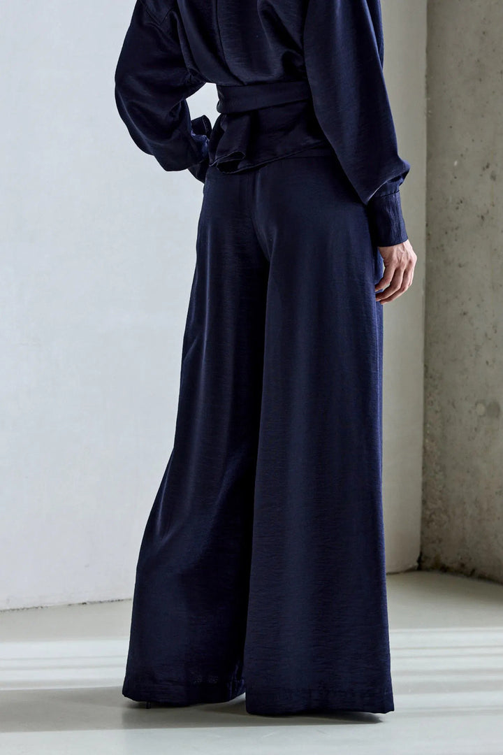 Femmes Du Sud Odila Satin Pantalon – Navy-86% Viscose | 14% Polyamide-DAMES BROEKEN-Blauw