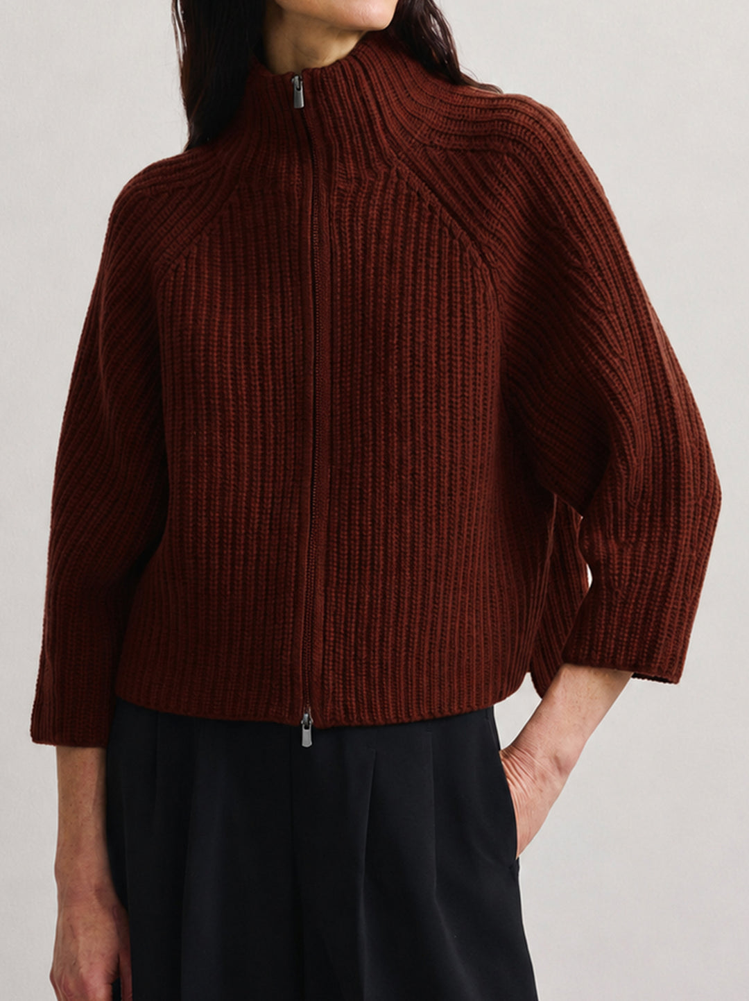 FFC Vest – Bruin-70% wol, 30% kasjmier-DAMES TRUIEN & VESTEN-Bruin