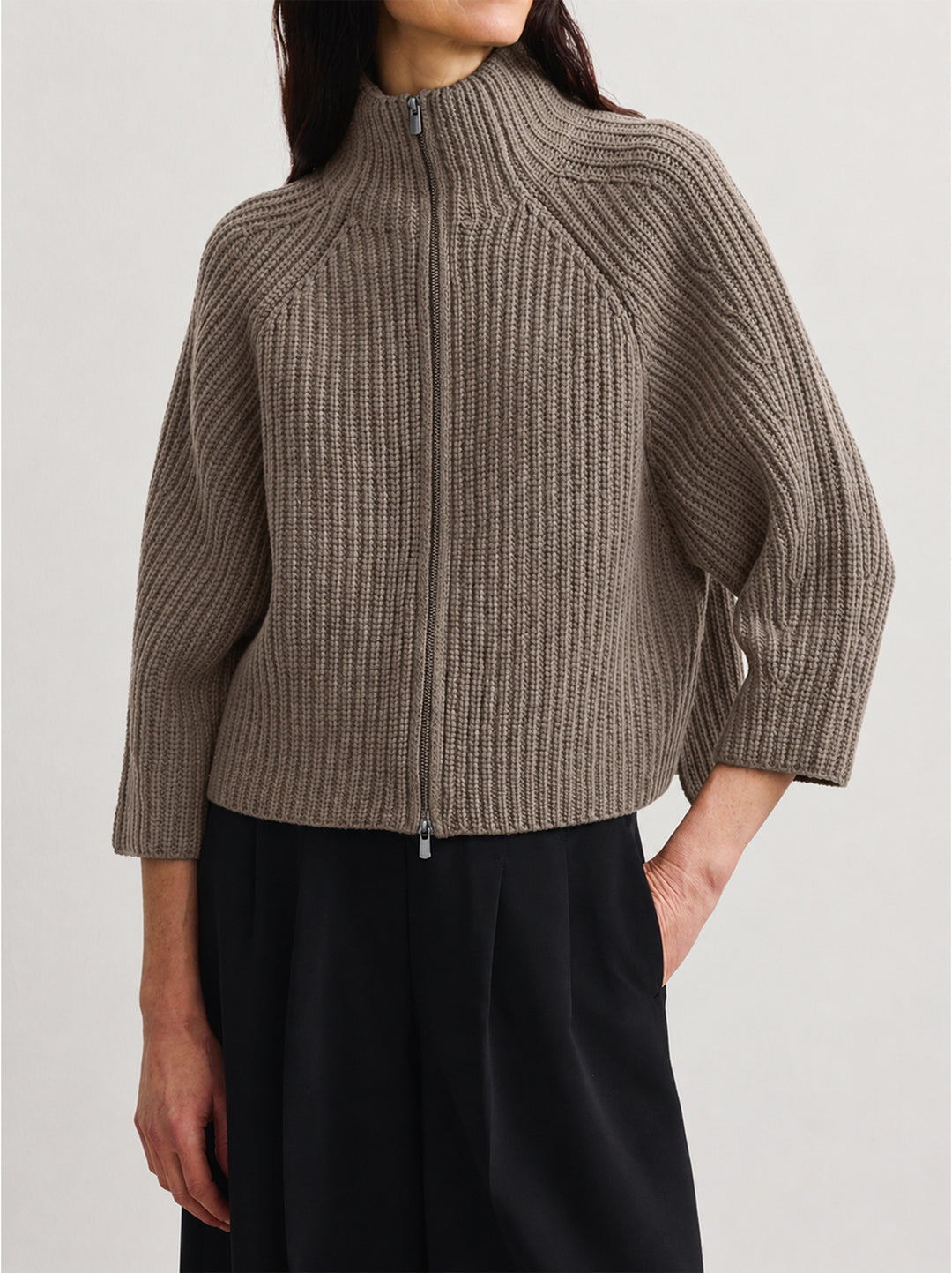 FFC Wol Cashmere Vest met Rits – Bruin-70% wol, 30% kasjmier-DAMES TRUIEN & VESTEN-Bruin