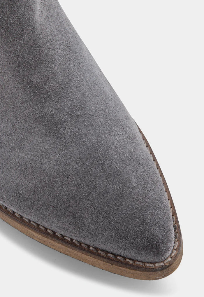 Ivylee Copenhagen TRACY suede-Bovenmateriaal: Premium donkergrijs suède leer, bekend om zijn duurzaamheid en verfijnde te