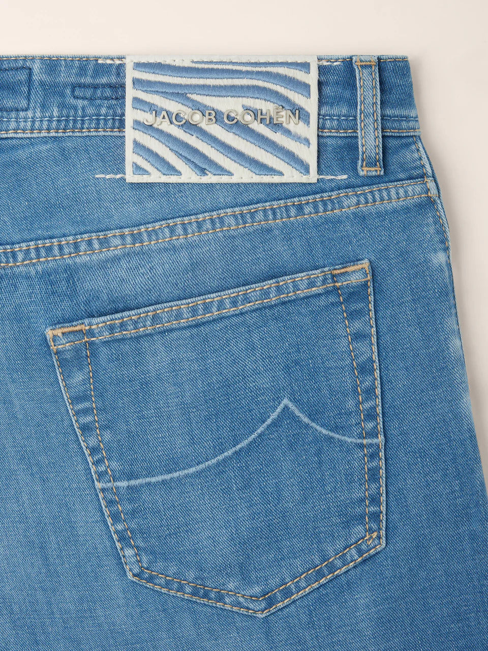 Jacob Cohën Nick slim fit 5 pocket – Blauw-92% katoen, 6% elastisch polyamide, 2% elastaan-HEREN BROEKEN-Blauw