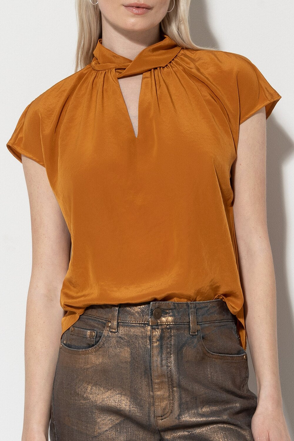 Luisa Cerano blouse met knoopdetail-Buitenstof: 100% polyester<br /><br />Sluiting: knoopsluiting aan de achterkant<br />