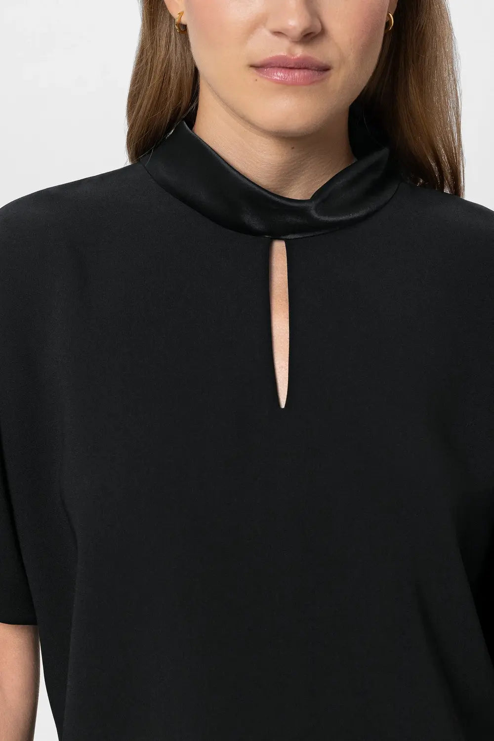 Luisa Cerano Blouse met Korte Mouwen – Zwart-69% tracetaat, 31% polyester-DAMES TOPS & BLOUSES-Zwart