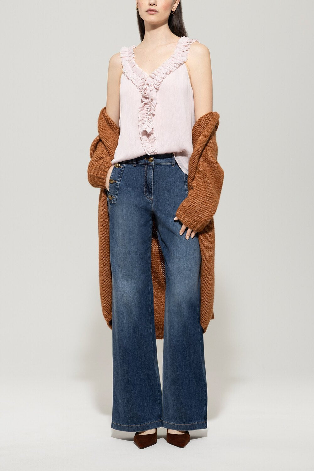 Luisa Cerano Flared Jeans Met Goudknopen – Blauw-90% katoen, 8% elastomultiester, 2% elasthaan-DAMES BROEKEN-Blauw