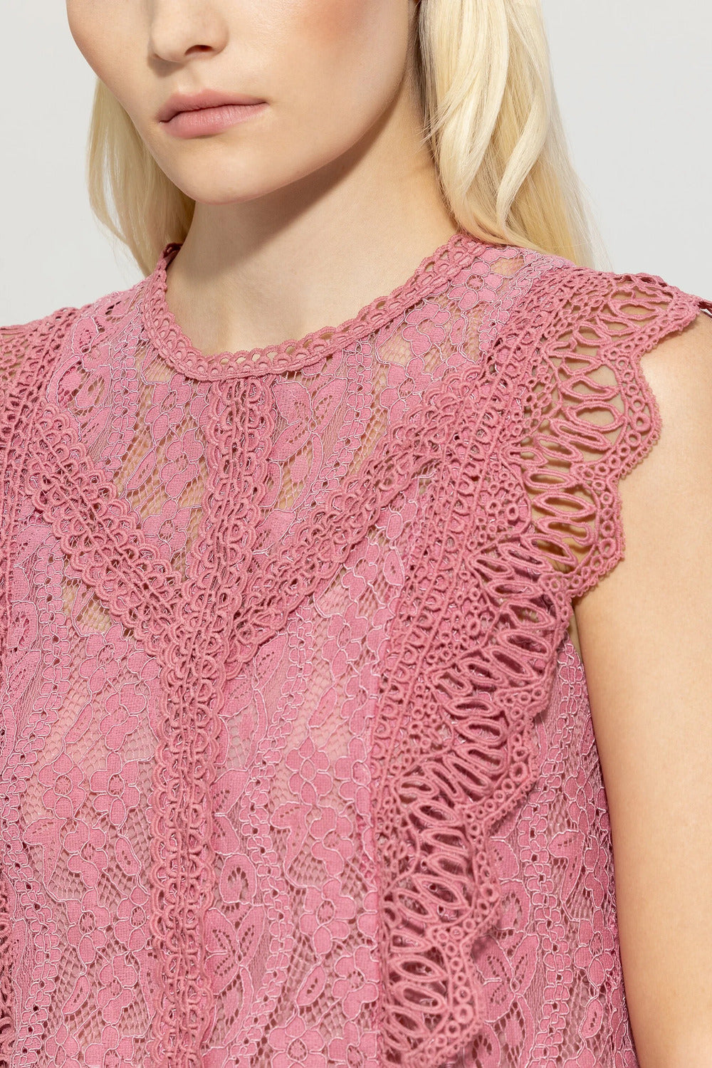 Luisa Cerano Kanten Blouse met Borduursels-35% katoen, 35% polyamide, 30% viskose-DAMES TOPS & BLOUSES-Roze