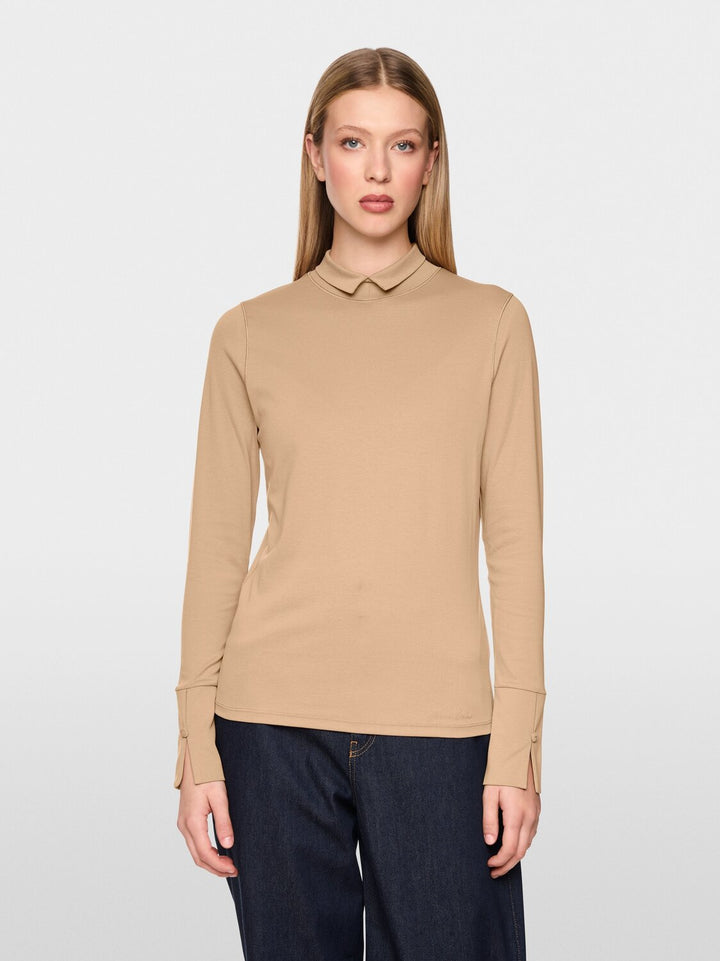 Marc Cain Basic Shirt met Opstaande Kraag – Bruin-95% katoen, 5% elastaan-DAMES TOPS & BLOUSES-Bruin