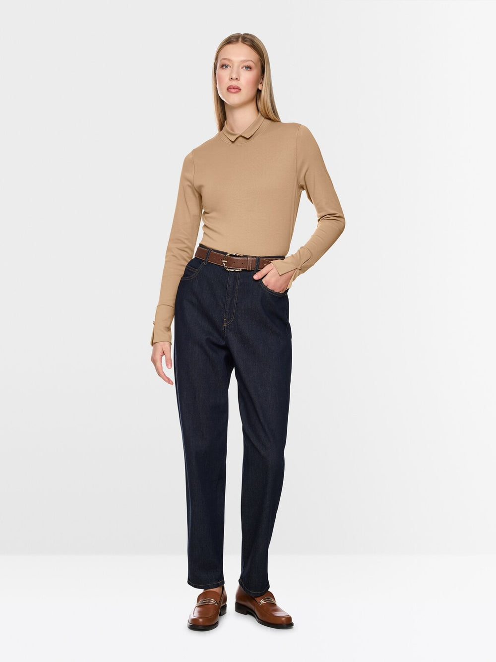Marc Cain Basic Shirt met Opstaande Kraag – Bruin-95% katoen, 5% elastaan-DAMES TOPS & BLOUSES-Bruin