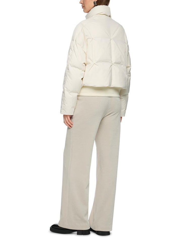 Marc Cain Gewatteerde Donsjas – Room-100% polyester<br />Band: 70% viscose, 18% polyester, 12% elastaan<br />vulling: 90%