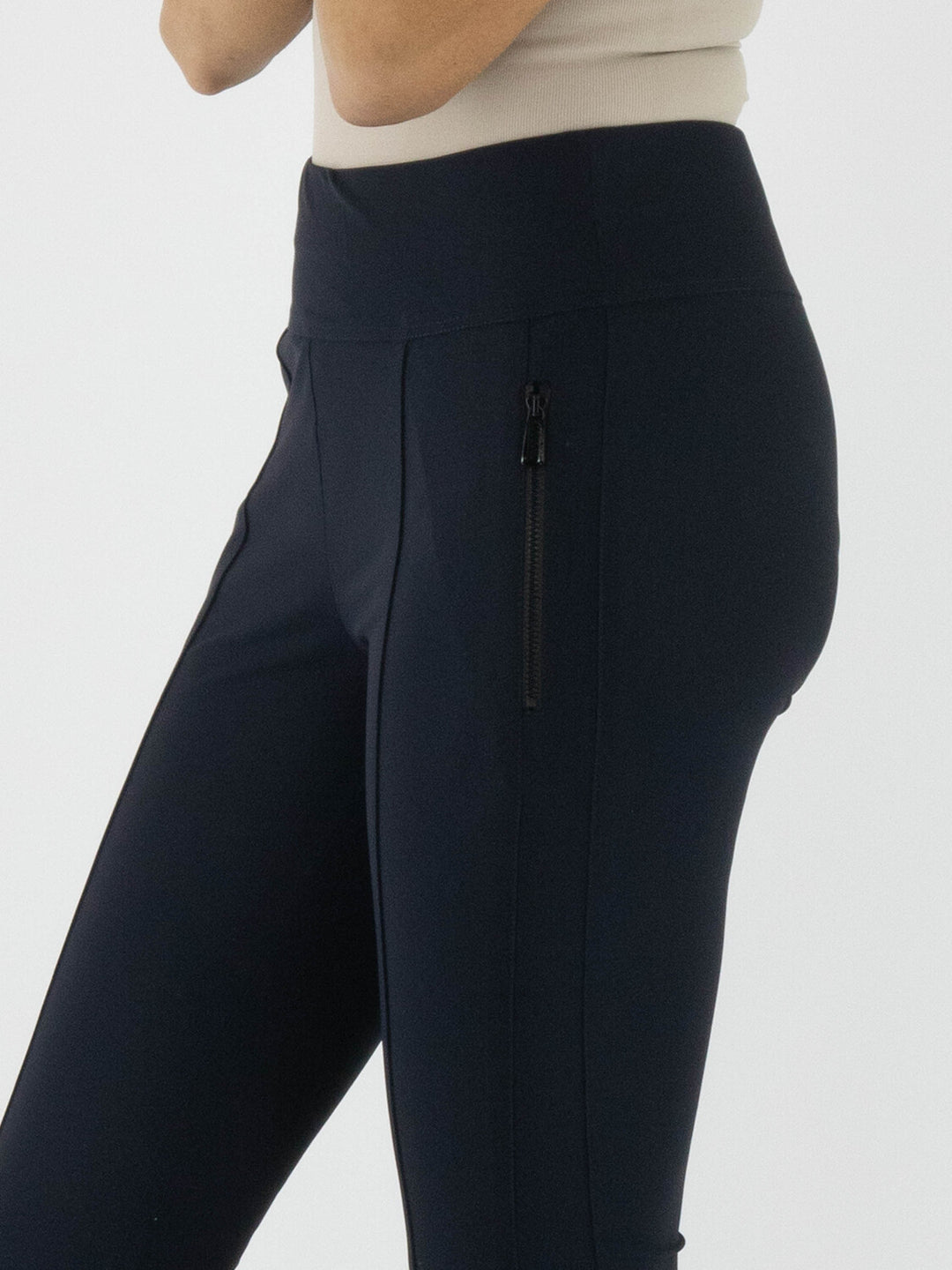 Marc Cain Marine Pantalon-73% Polyamide <br />27% Elasthan-DAMES BROEKEN-Blauw