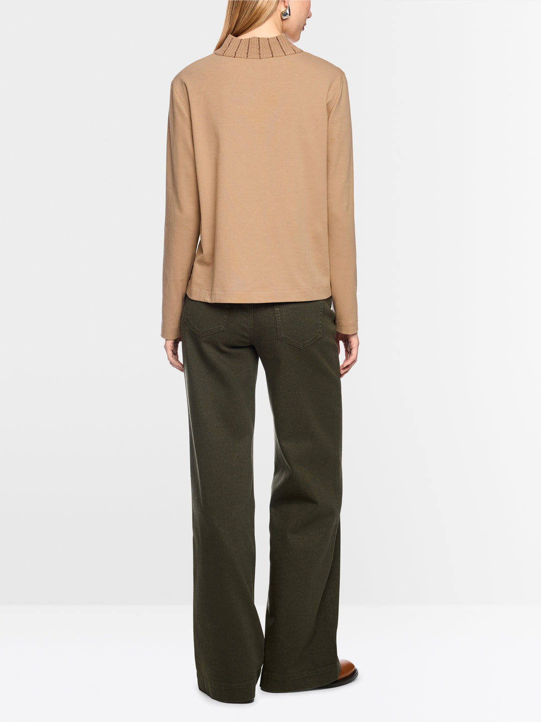 Marc Cain Shirt met Gebreide Kraag – Bruin-92% katoen, 8% elastaan<br />Gebreide kraag: 35% polyamide, 30% viscose, 30% w