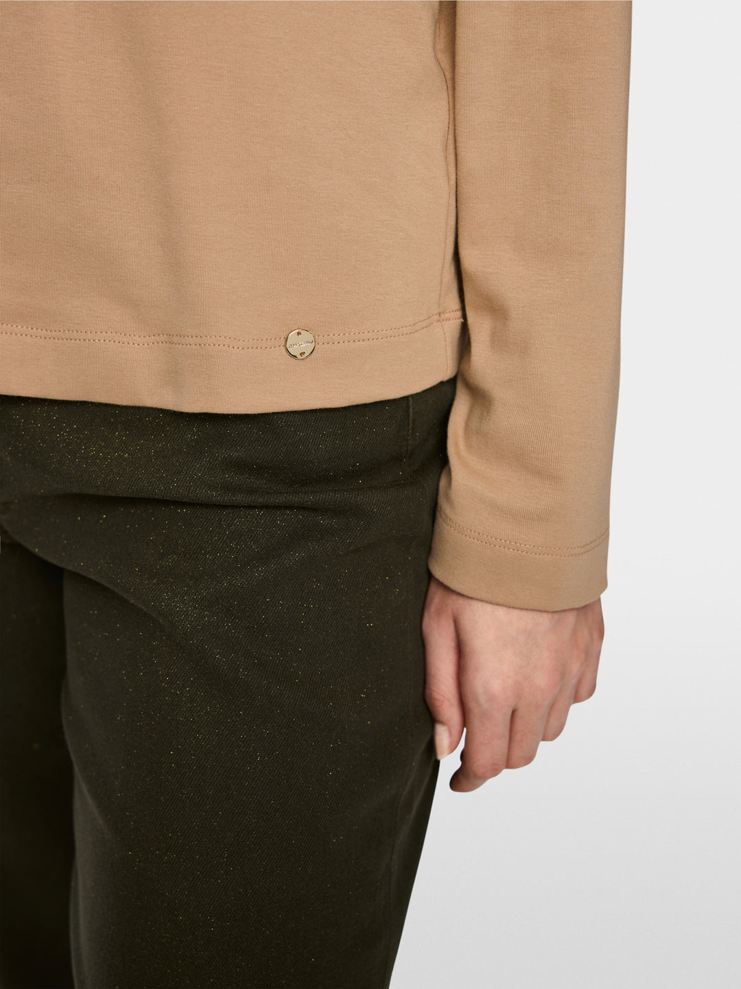 Marc Cain Shirt met Gebreide Kraag – Bruin-92% katoen, 8% elastaan<br />Gebreide kraag: 35% polyamide, 30% viscose, 30% w