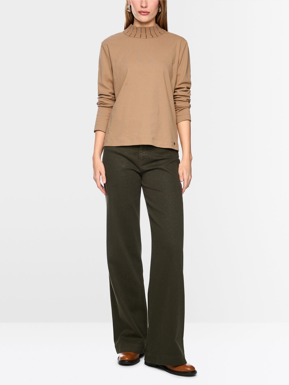 Marc Cain Shirt met Gebreide Kraag – Bruin-92% katoen, 8% elastaan<br />Gebreide kraag: 35% polyamide, 30% viscose, 30% w
