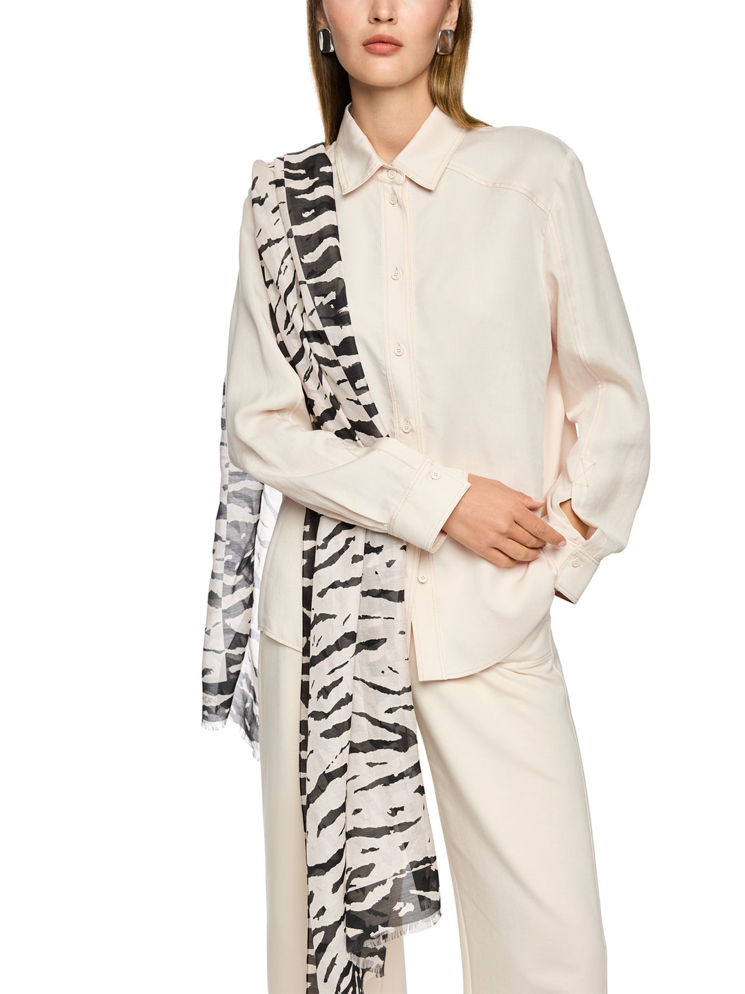 Marc Cain Sports – Beige Shawl-67% katoen, 33% zijde-DAMES ACCESSOIRES-Beige