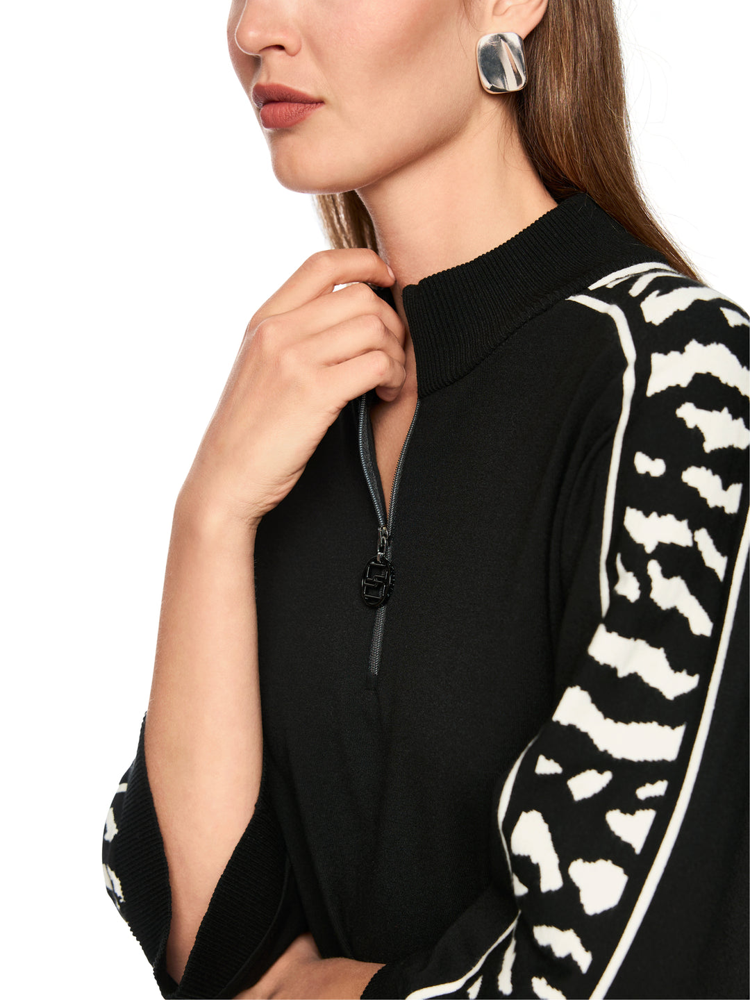 Marc Cain Sports – Luxe Zwarte Trui-70% viscose, 30% polyester-DAMES TRUIEN & VESTEN-Zwart