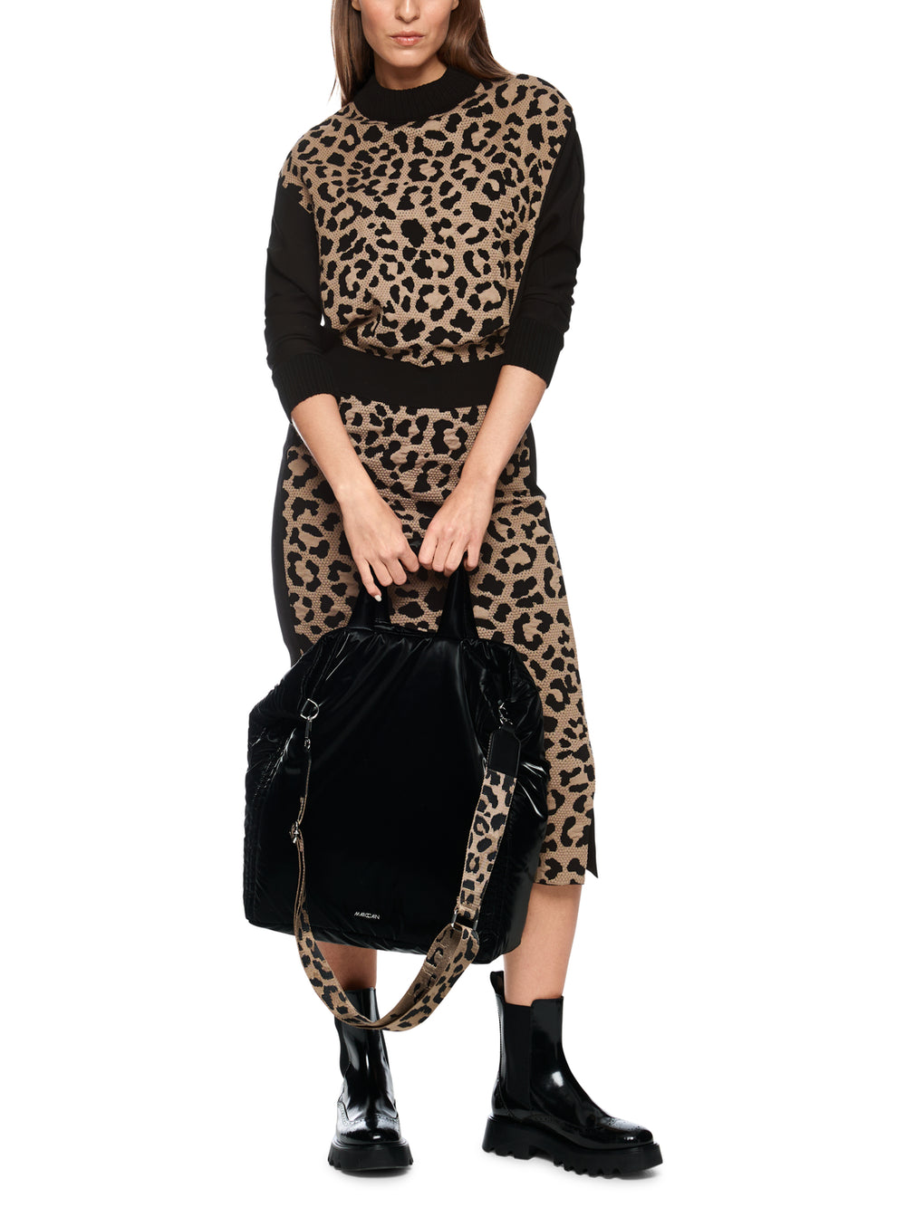 Marc Cain Sports Soft Knit Sweater – Zwart-47% polyamide, 44% viscose, 9% elastaan-DAMES TRUIEN & VESTEN-Zwart