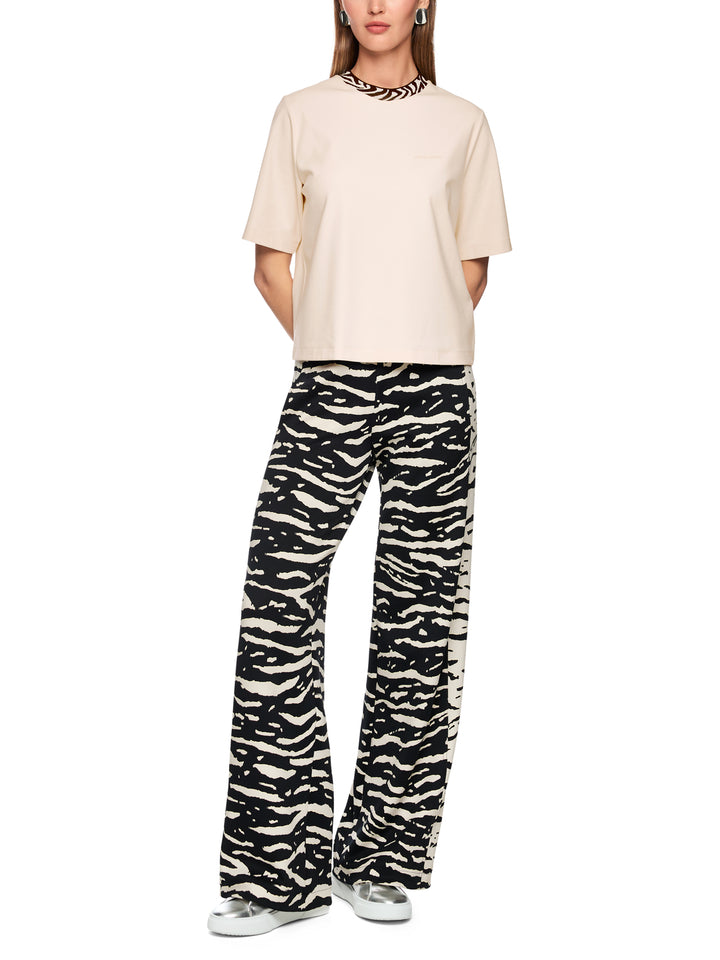 Marc Cain Sports – T-shirt Korte Mouw Beige-47% katoen, 47% modal, 6% elastaan-DAMES TOPS & BLOUSES-Beige