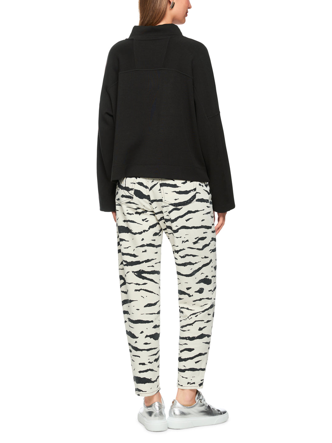 Marc Cain sweater – Zwart-88% katoen, 8% polyester, 4% elastaan-DAMES TRUIEN & VESTEN-Zwart