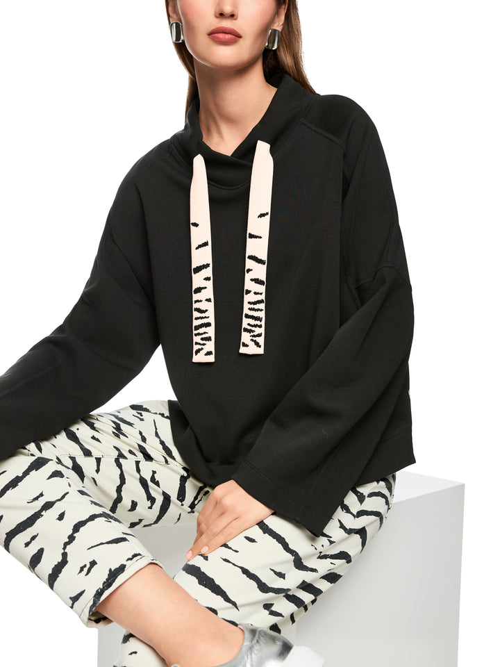 Marc Cain sweater – Zwart-88% katoen, 8% polyester, 4% elastaan-DAMES TRUIEN & VESTEN-Zwart