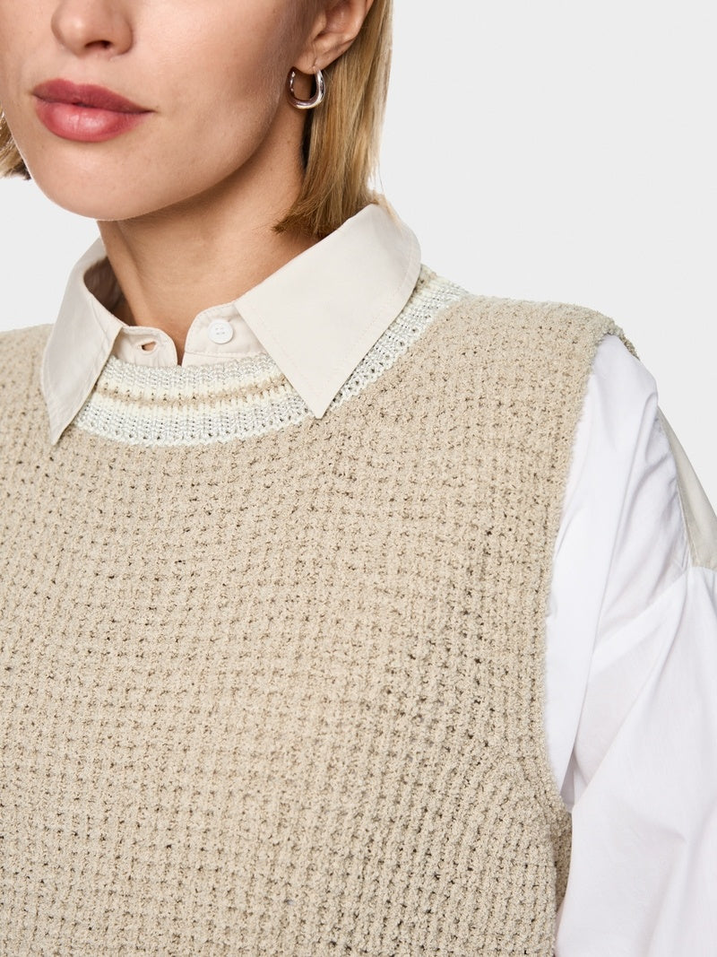 Marc Cain Top Knitted in Germany – Room-83% katoen, 17% polyamide<br />Band: 44% katoen, 31% viscose, 14% wol, 8% polyami