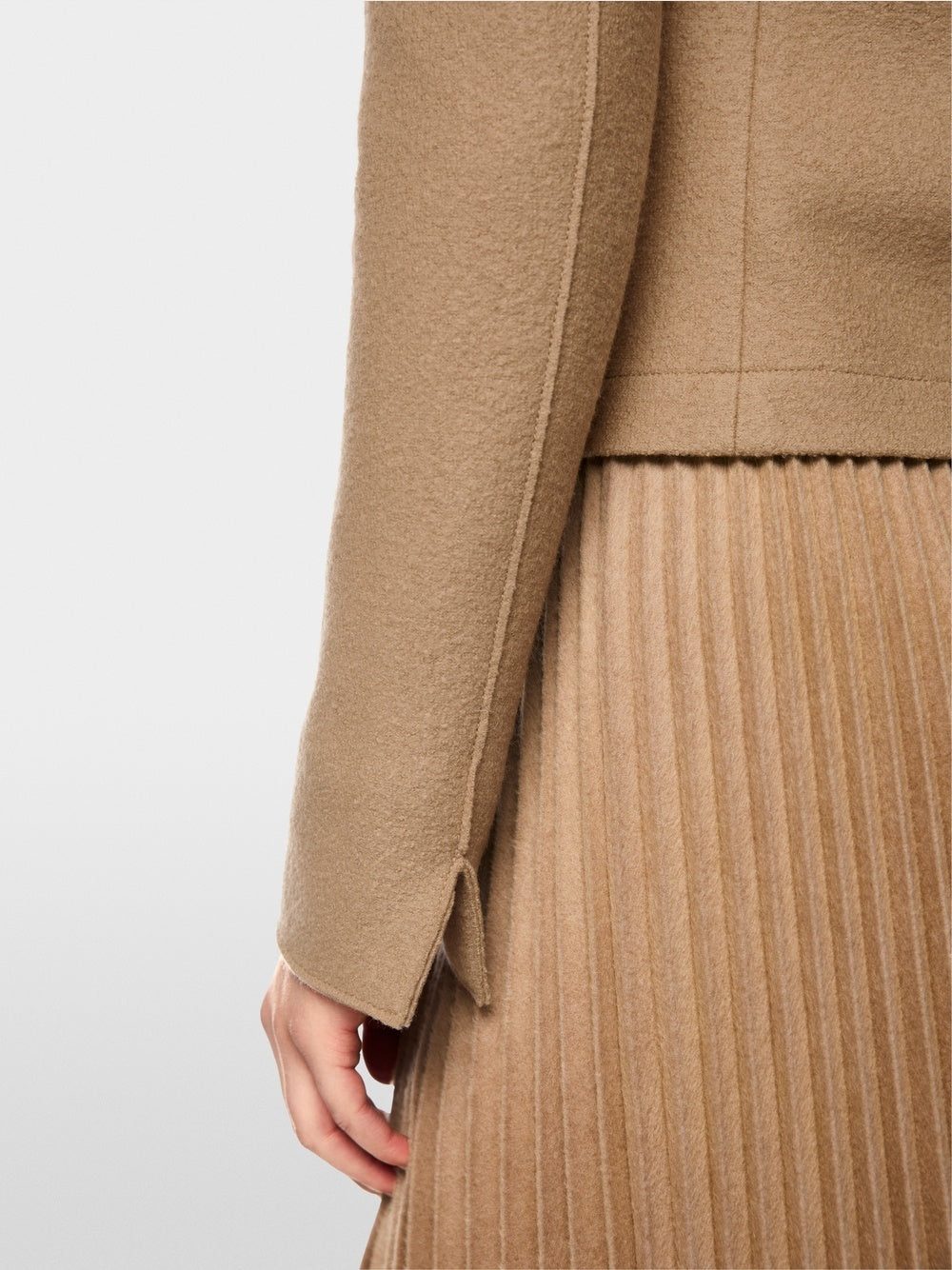 Marc Cain Wollen Jasje – Bruin-100% wol-DAMES BLAZERS & JASJES-Bruin